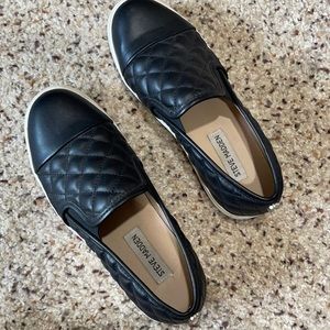 Steve Madden quilted flats